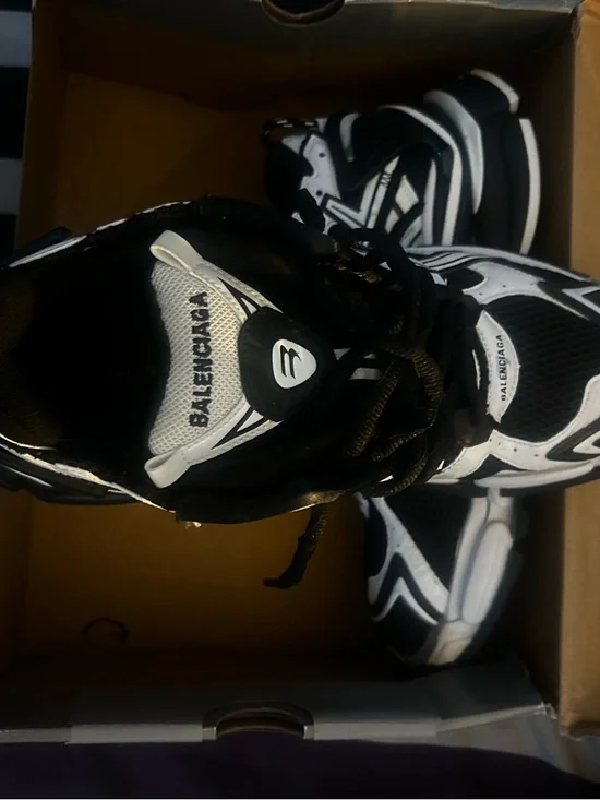 Balenciaga Black and White runners Sneakers - Picture 3 of 6